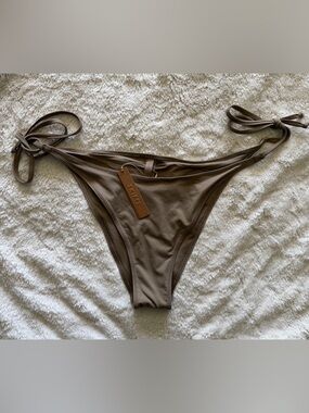 NWT SKIMS Recycled Swim Suit Bottoms WOMEN’S DESERT XL KARDASHIANS Dippy Tie